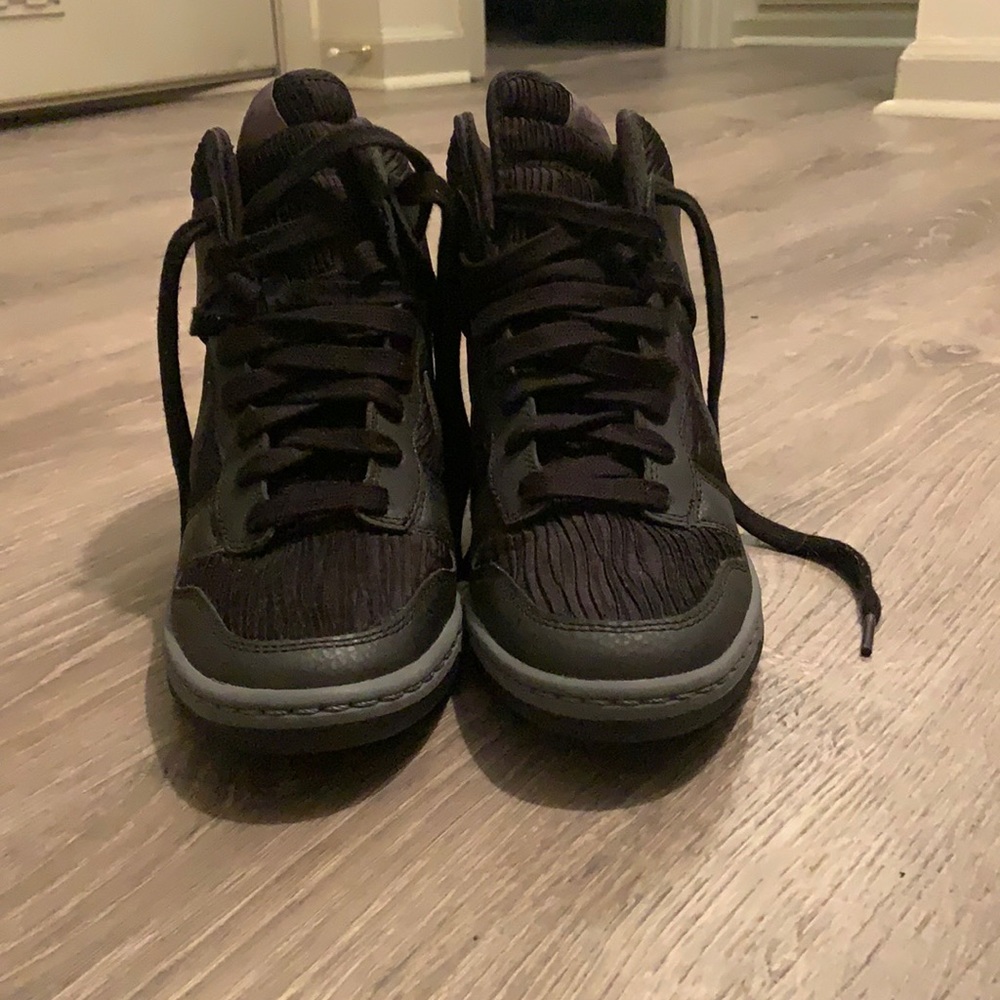 Nike Women’s black wedge sneakers! Size 7- worn once!! Like new!!
